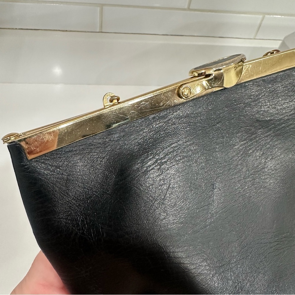 Vintage Etra Black Leather Clutch w/ Gold Chain Strap - Mid-Century Evening Bag - Picture 6 of 9